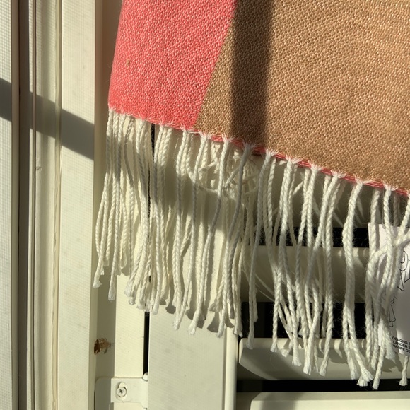 NWT Lands End soft wool pink and tan scarf - Picture 3 of 4